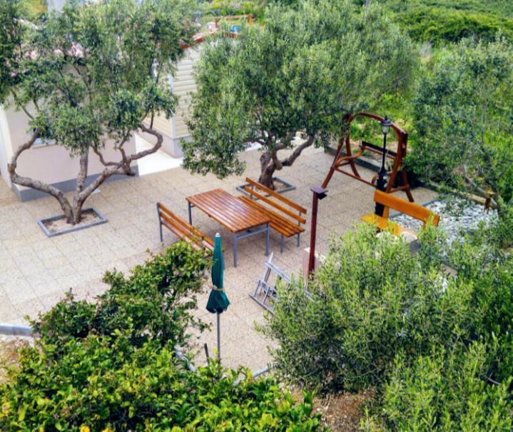 Manora Sucuraj 2 Bedroom Apartment Экстерьер фото