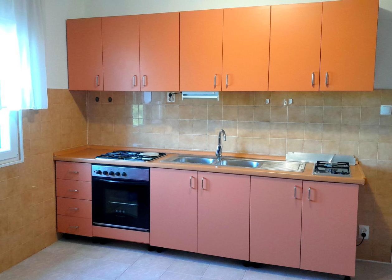 Manora Sucuraj 2 Bedroom Apartment Экстерьер фото